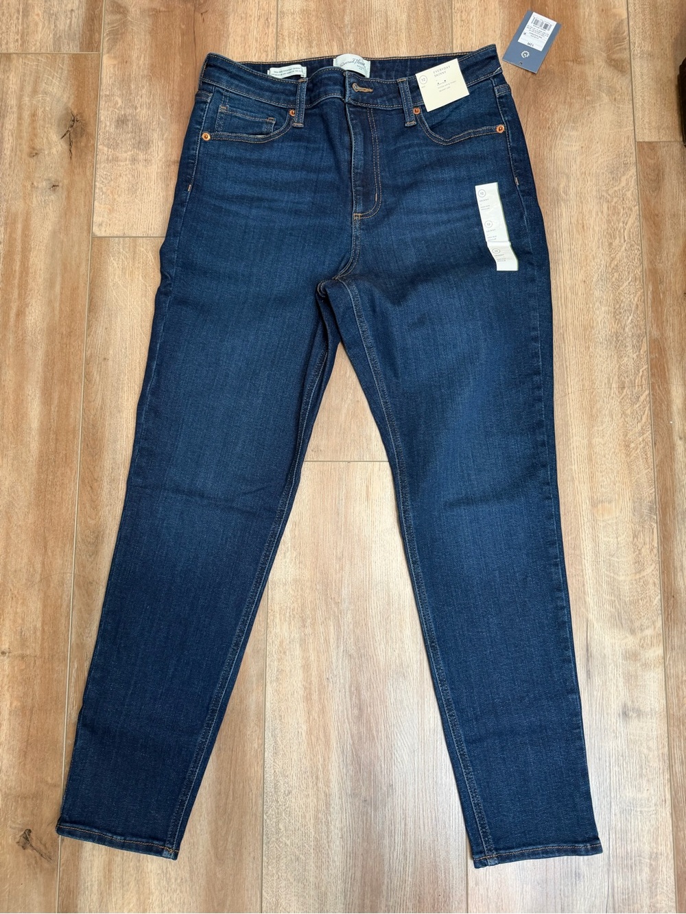 Universal Thread High-Rise Dark Blue Skinny Jeans